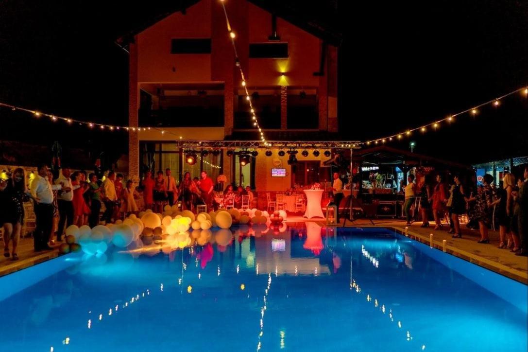 Pensiunea Luminita Târgu Jiu Екстериор снимка